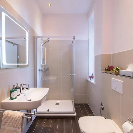 بيت ضيافة Gaestehof Cafe Im Schafstall